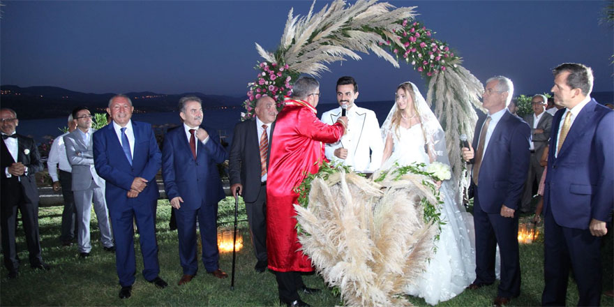 Assos'ta dillere destan bir düğün