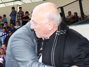 Başkan stadı terk etti taraftar çıldırdı