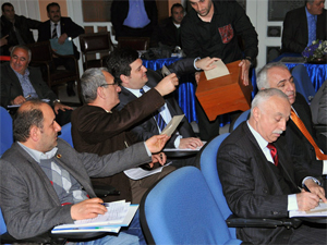 Belediyede meclis üyelerini fişleme skandalı