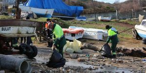 Kısırkaya Plajı'ndan 150 torba çöp toplandı