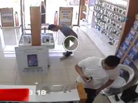 Cep telefonu çalarken kameraya yakalandılar - VİDEO