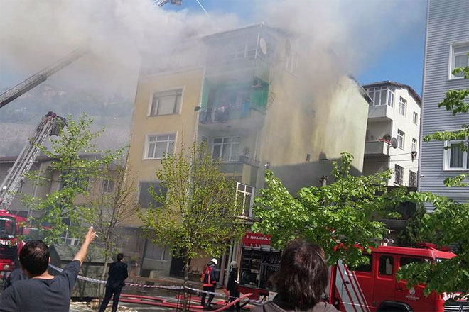 Baltalimanı’nda çıkan yangında bir ev kül oldu