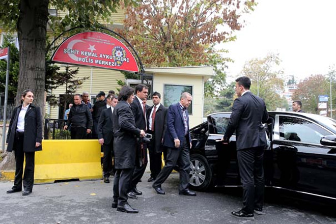 Cumhurbaşkanı Erdoğan Tarabya Karakolunu ziyaret etti