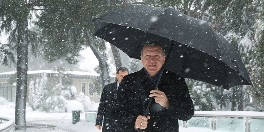 Cumhurbaşkanı Erdoğan’dan Tarabya’da kar yürüyüşü