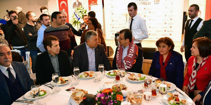 Ekrem İmamoğlu Sarıyer'de amatör spor kulübü yöneticileriyle buluştu