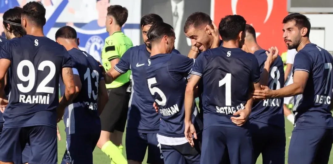 Lider Sarıyer, Karaköprü’yü  3-0 mağlup etti