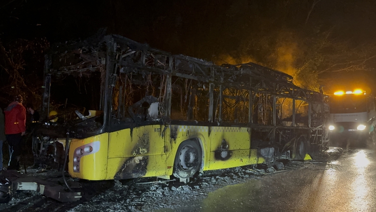 İETT otobüsü kullanılamaz hale geldi