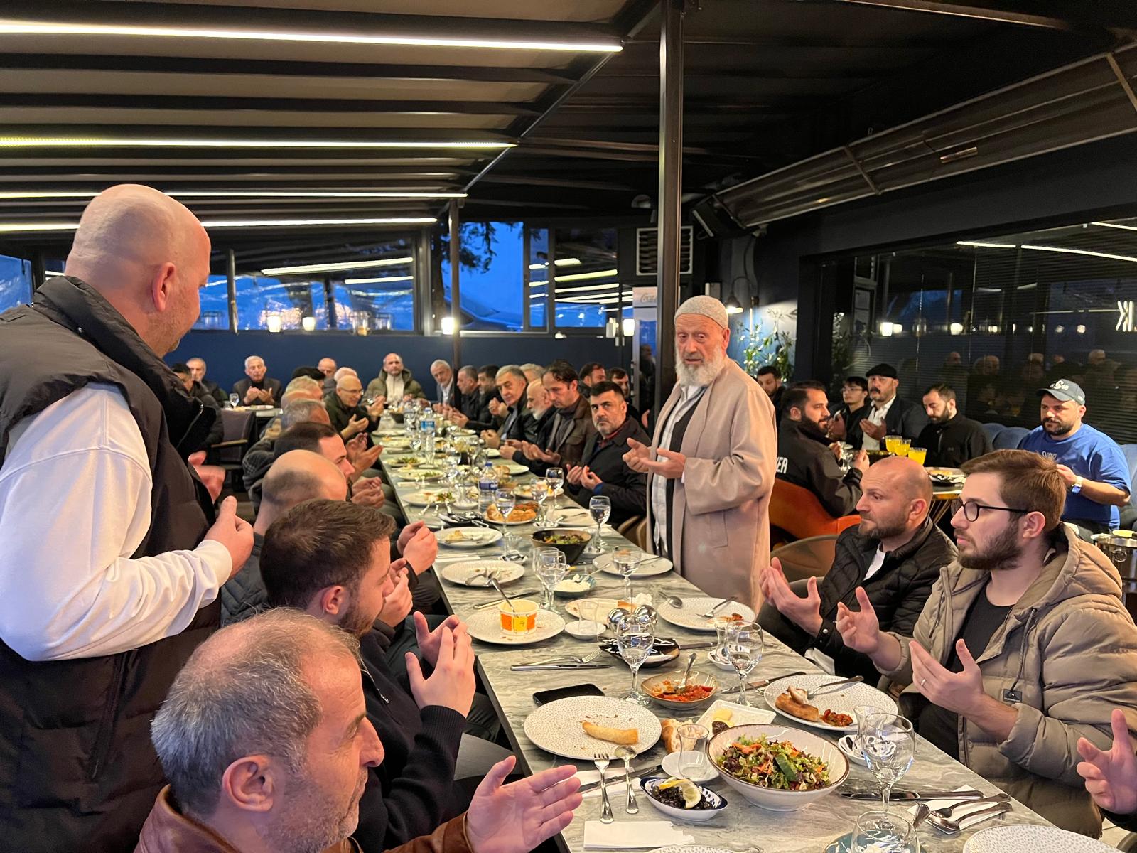 Sarıyer’in sevilen ismi Serdar Özcan’dan dostlarına iftar yemeği