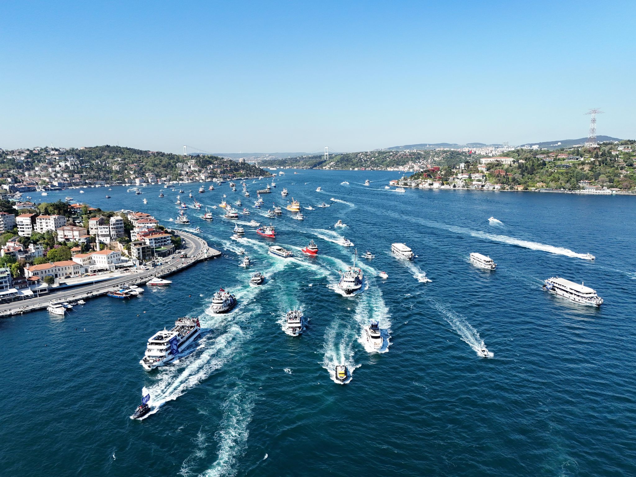Sarıyer’in şampiyonluk kutlamaları karnavala dönüştü