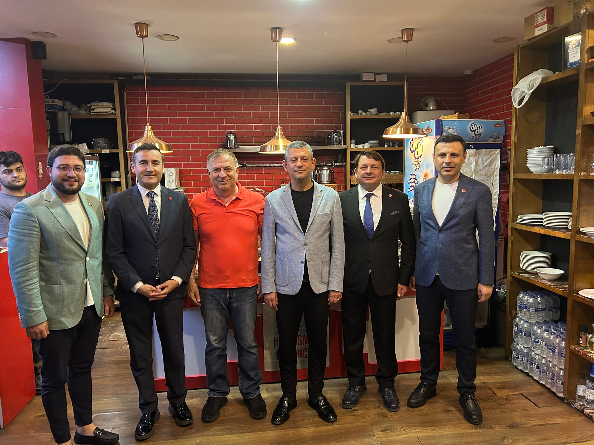 Özgür Özel Sarıyer’de Adem Ayverdi’nin konuğu oldu