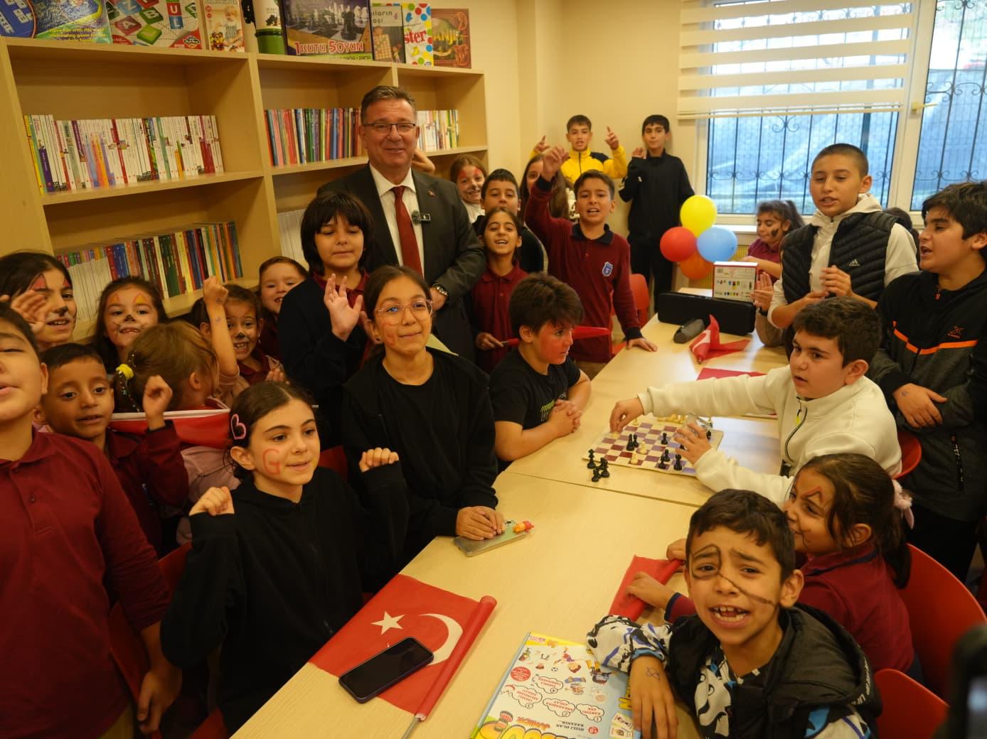 Bahçeköy Süreyya Ağaoğlu Kütüphanesi açıldı