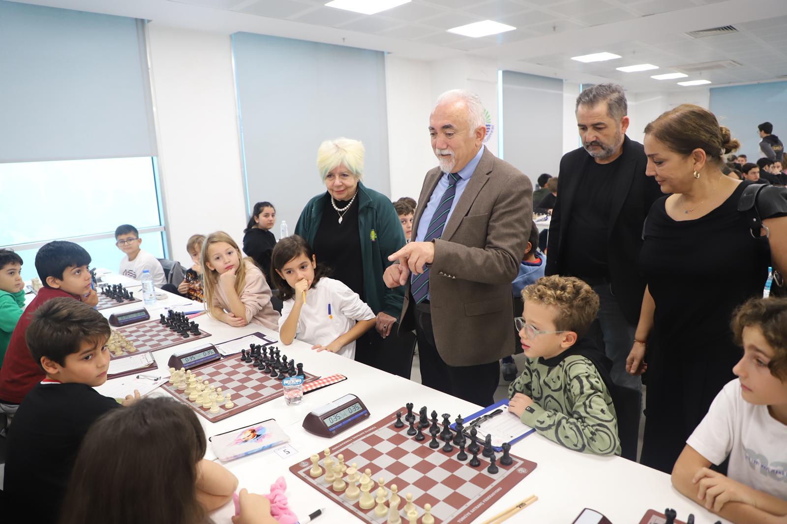 Boğaziçi Satranç Turnuvası yoğun katılımla gerçekleşti