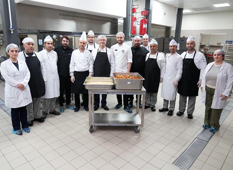 MasterChef şampiyonlarıyla iftar yemeği hazırladı