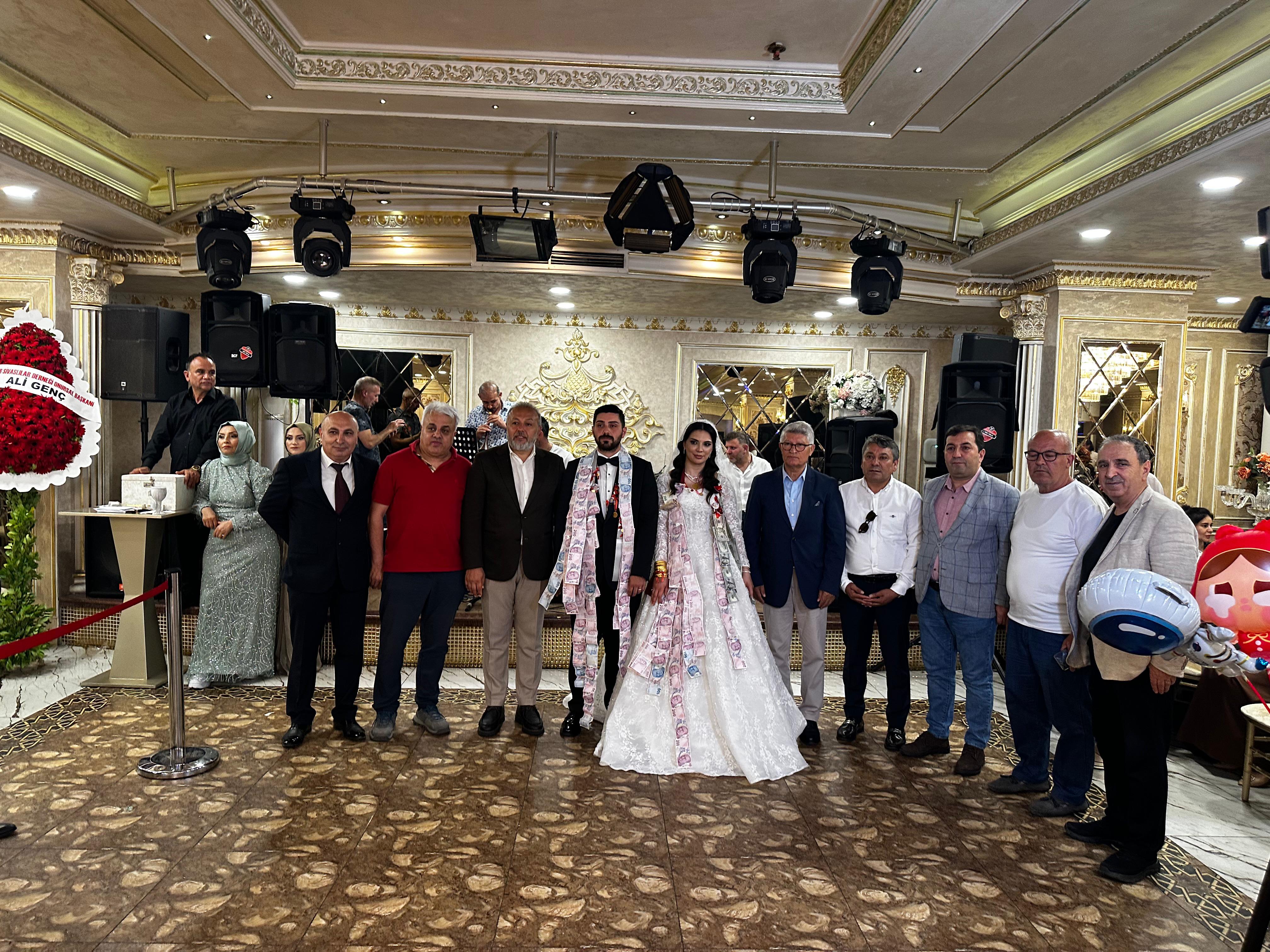 Öztürk ailesinin mutlu günü