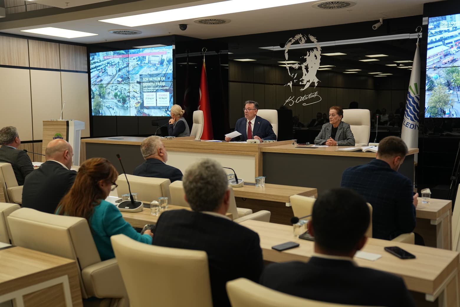 Belediye meclisi olağanüstü toplandı