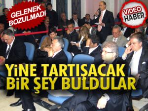 Yine tartışacak bir şey buldular