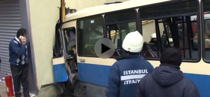 Minibüs kazasının görüntüleri ortaya çıktı - VİDEO