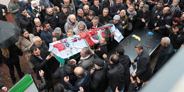 CHP’liler Ahmet’i gözyaşlarıyla uğurladı