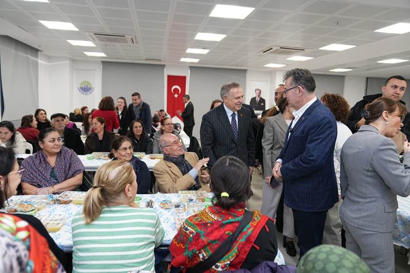 8-mart-kadinlar-gunu-iftari-gokan-zeybek-001.jpeg